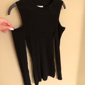 Shoulder cut out black long sleeve